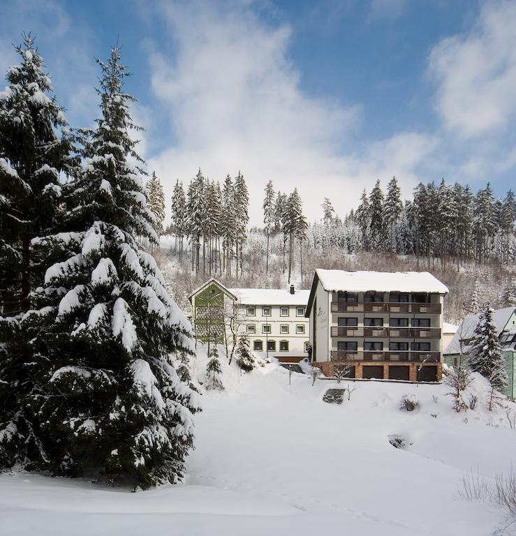 Gasthof Rodachtal Mit Gaestehaus Katharina Schwarzenbach am Wald ภายนอก รูปภาพ